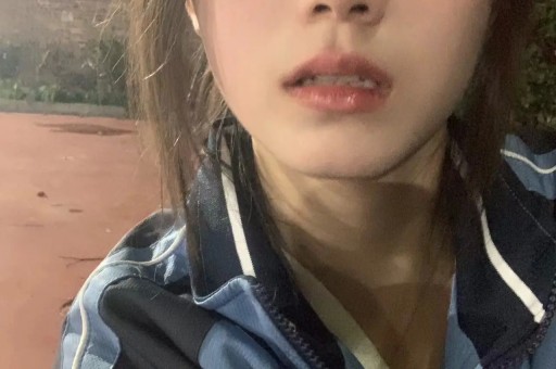 李佳琦直播间方面回应：李佳琦未婚、不退休“退出直播事业”为误读